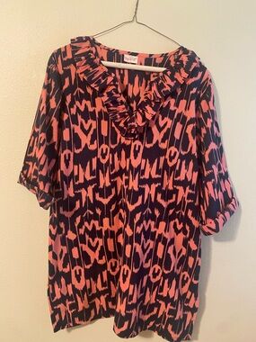 Top It Off boutique size L Pink & Navy Ruffle V-Neck Women's Tunic